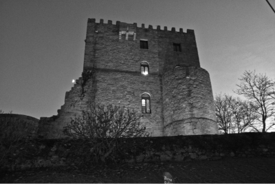 EL DÍA DE NAVIDAD, 25 DE DICIEMBRE Y EL DÍA DE AÑO NUEVO, 1 DE ENERO, EL CASTILLO DE CASTRO DE OURO ESTARÁ CERRADO AL PÚBLICO.