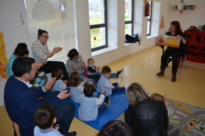 ALFOZ CELEBRA EL DÍA DEL LIBRO INFANTIL CON LOS MÁS PEQUEÑOS