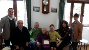 HOMENAJE DEL AYUNTAMIENTO DE ALFOZ A LA CENTENARIA AGRIPINA SOMOZA LÓPEZ