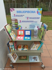 XA PODES DISFRUTAR DA LECTURA NA PISCINA MUNICIPAL: Estreamos Bibliopiscina