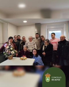 JOSEFA VIVERO LORENZO CELEBRA 101 ANOS RODEADA DE FAMILIA E AMIGOS