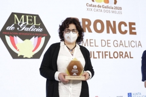 NORABOA AOS NOSOS VECIÑOS IVÁN MARRUBE E JAVIER CARREIRAS POLOS PREMIOS ACADADOS CO SEUS MAGNÍFICOS MELES